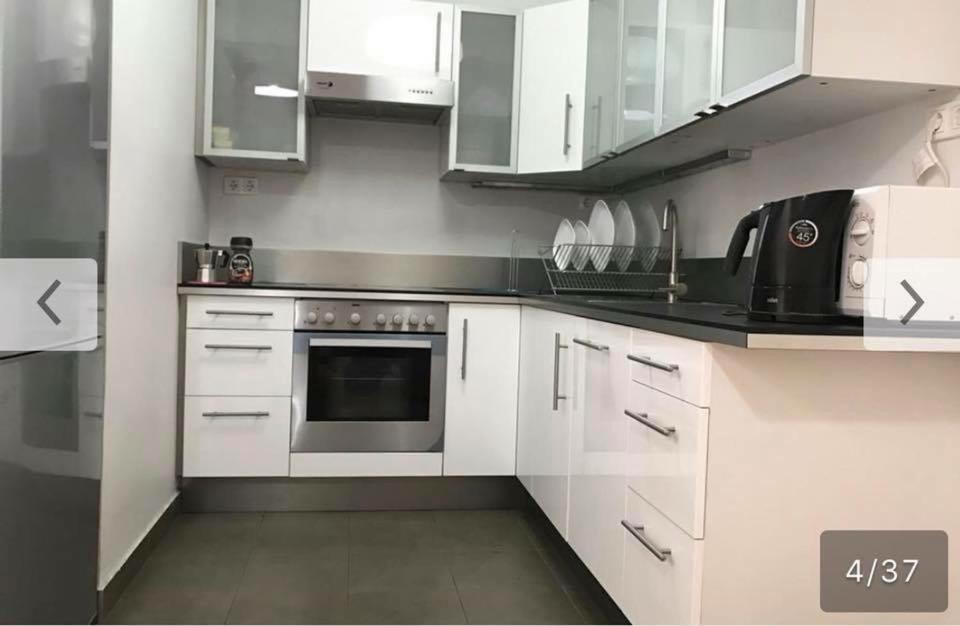 Astoria Metro Apartment Boedapest Buitenkant foto