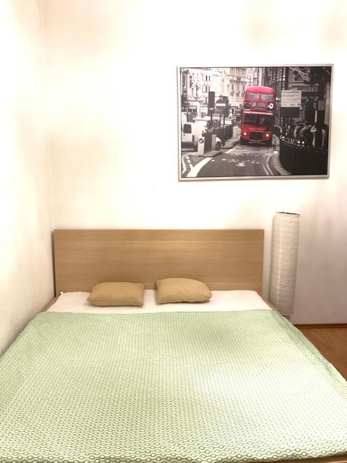 Astoria Metro Apartment Boedapest Buitenkant foto