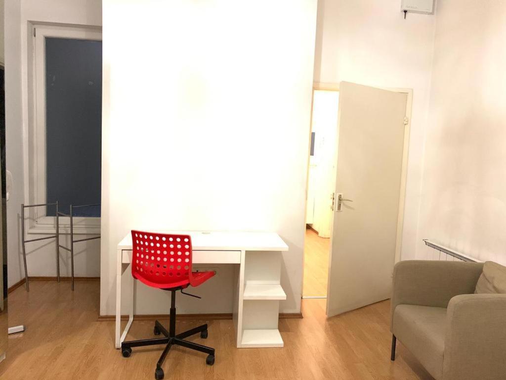 Astoria Metro Apartment Boedapest Buitenkant foto