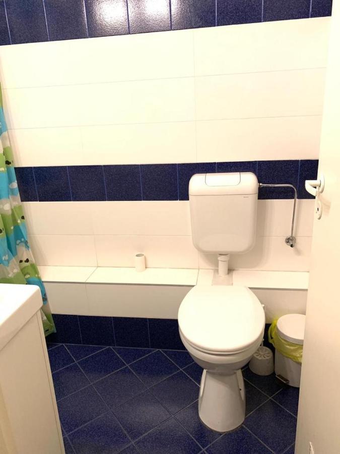 Astoria Metro Apartment Boedapest Buitenkant foto
